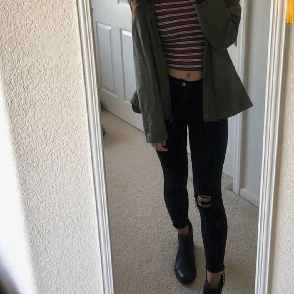 CUTE RIPPED PANTS
